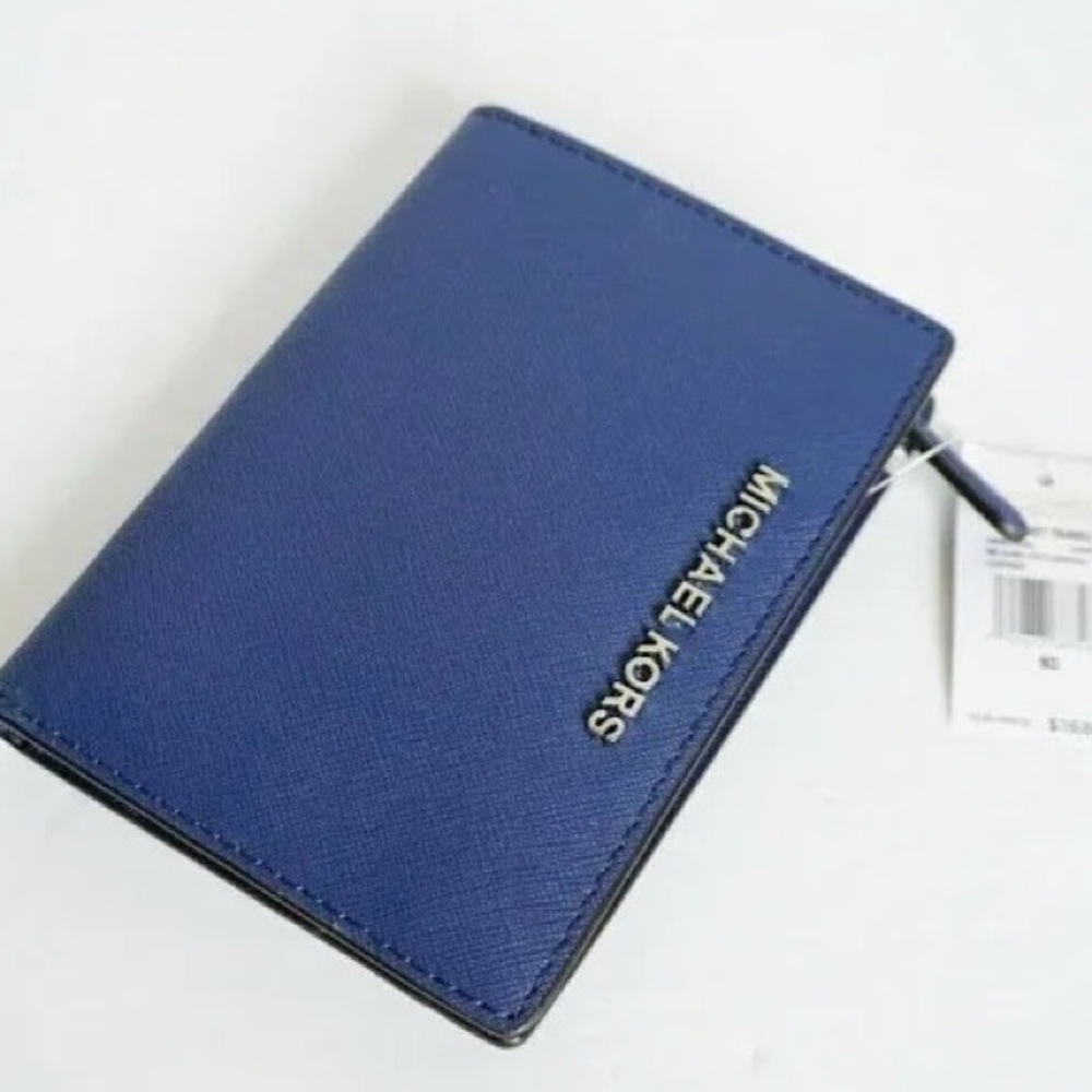 Michael Kors Womens Card Holder Id Small
Medium Leather Wallet - Picture 5 of 11